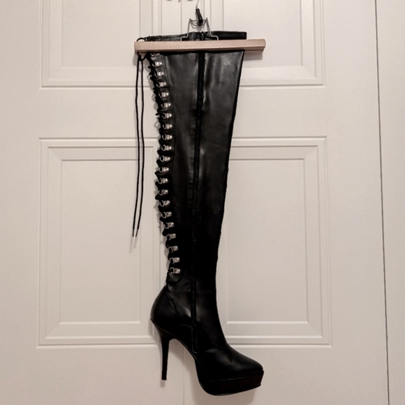 Sleek Black Over-the-Knee Stiletto Boots - Picture 3 of 11